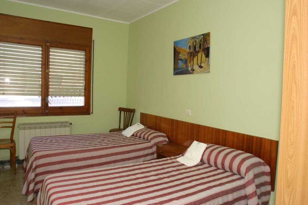 Hotel Fonda Neus Сан-Садурни-д'Анойя Экстерьер фото